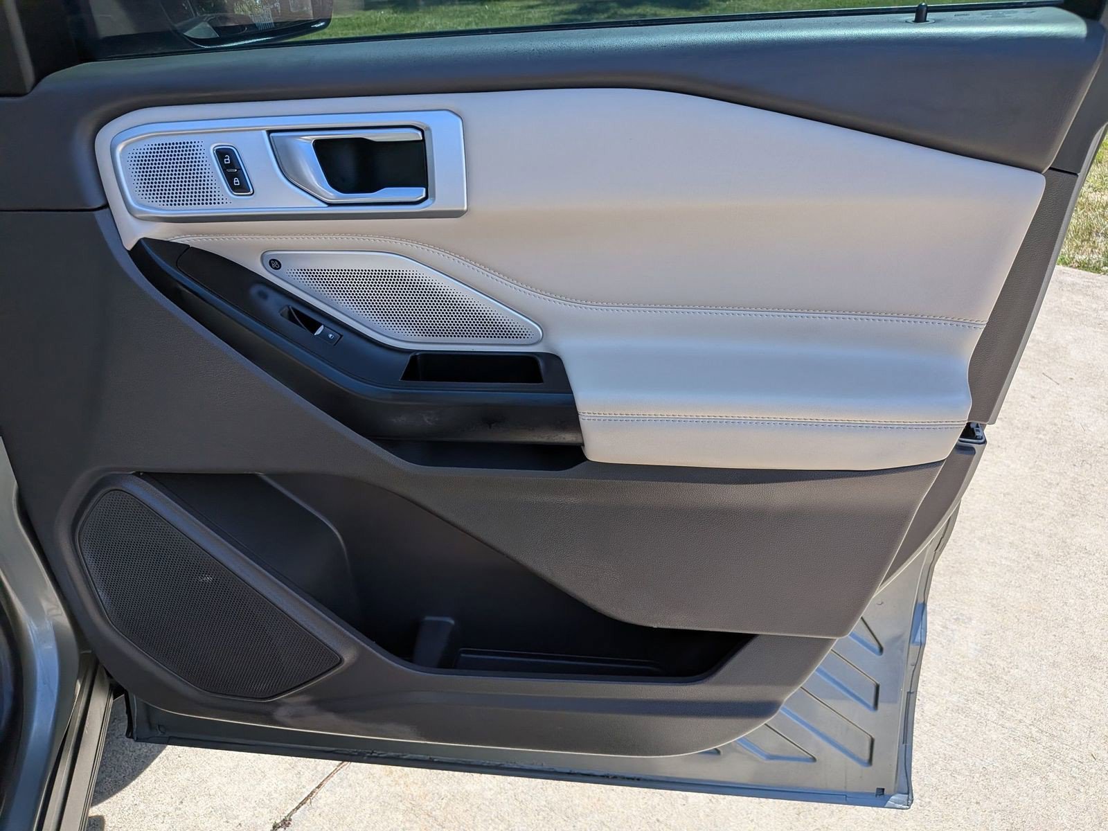 Used 2020 Silver Spruce Metallic Ford Platinum image 39
