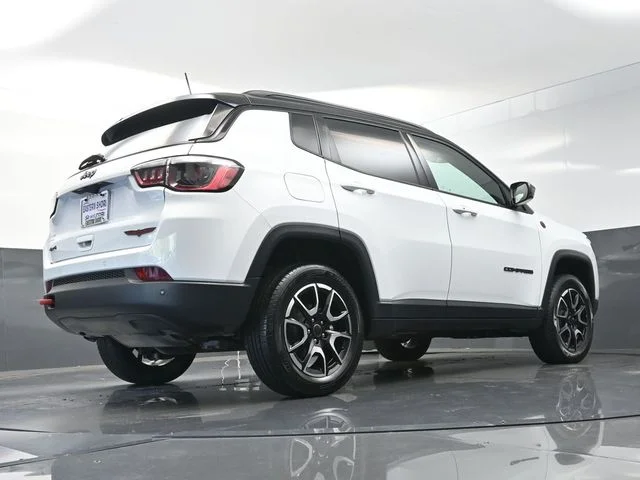 Used 2025 White Jeep Trailhawk image 41