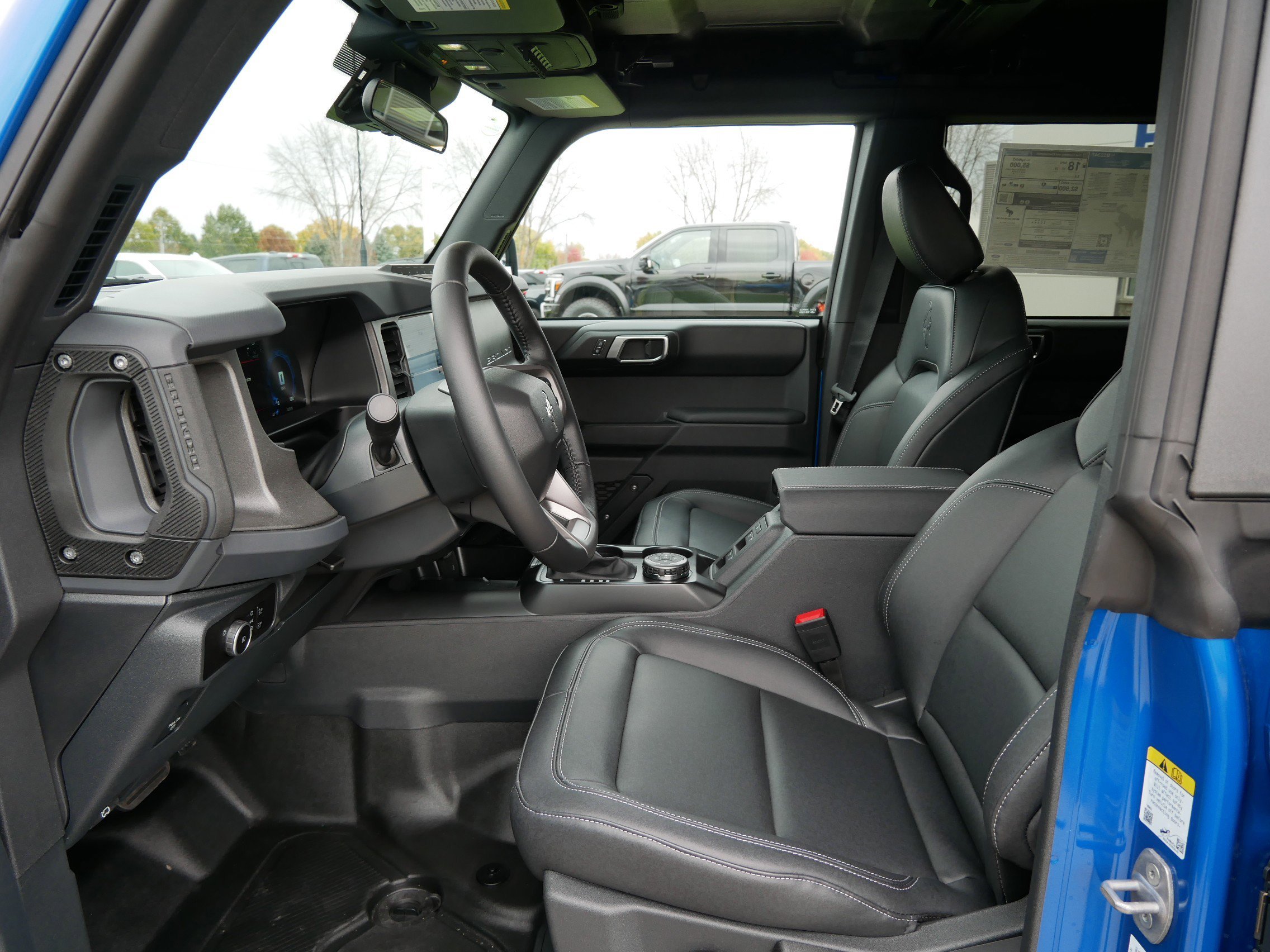 New 2025 Velocity Blue Metallic Ford Badlands® image 7
