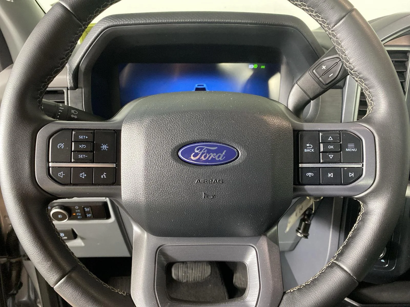 Used 2025 Iconic Silver Ford XLT image 13
