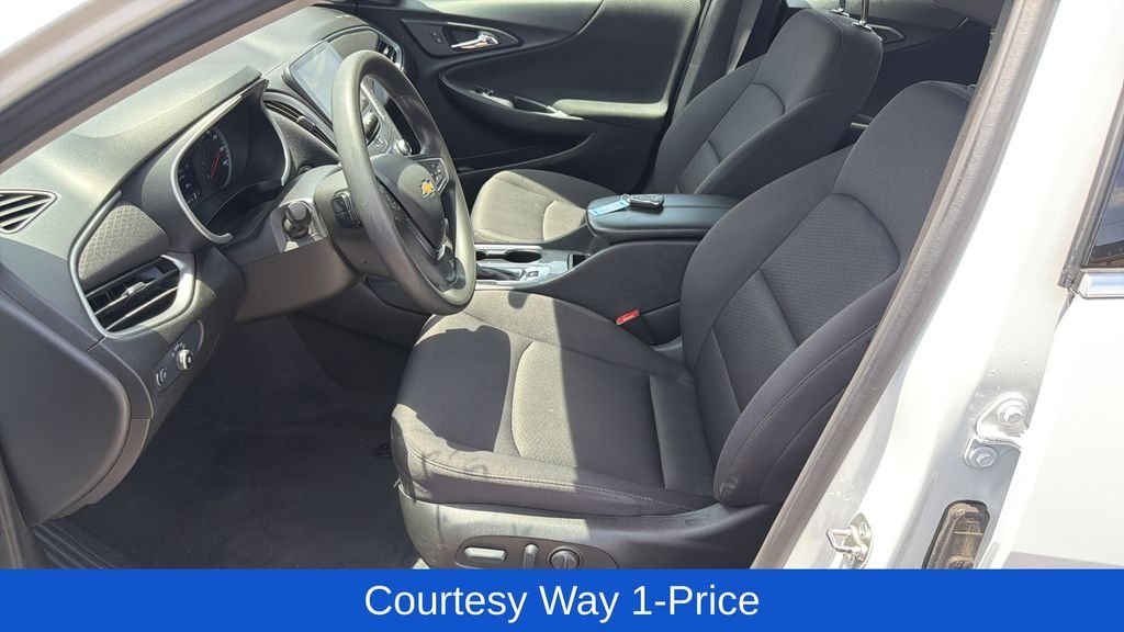 Used 2024 White Chevrolet LT image 12