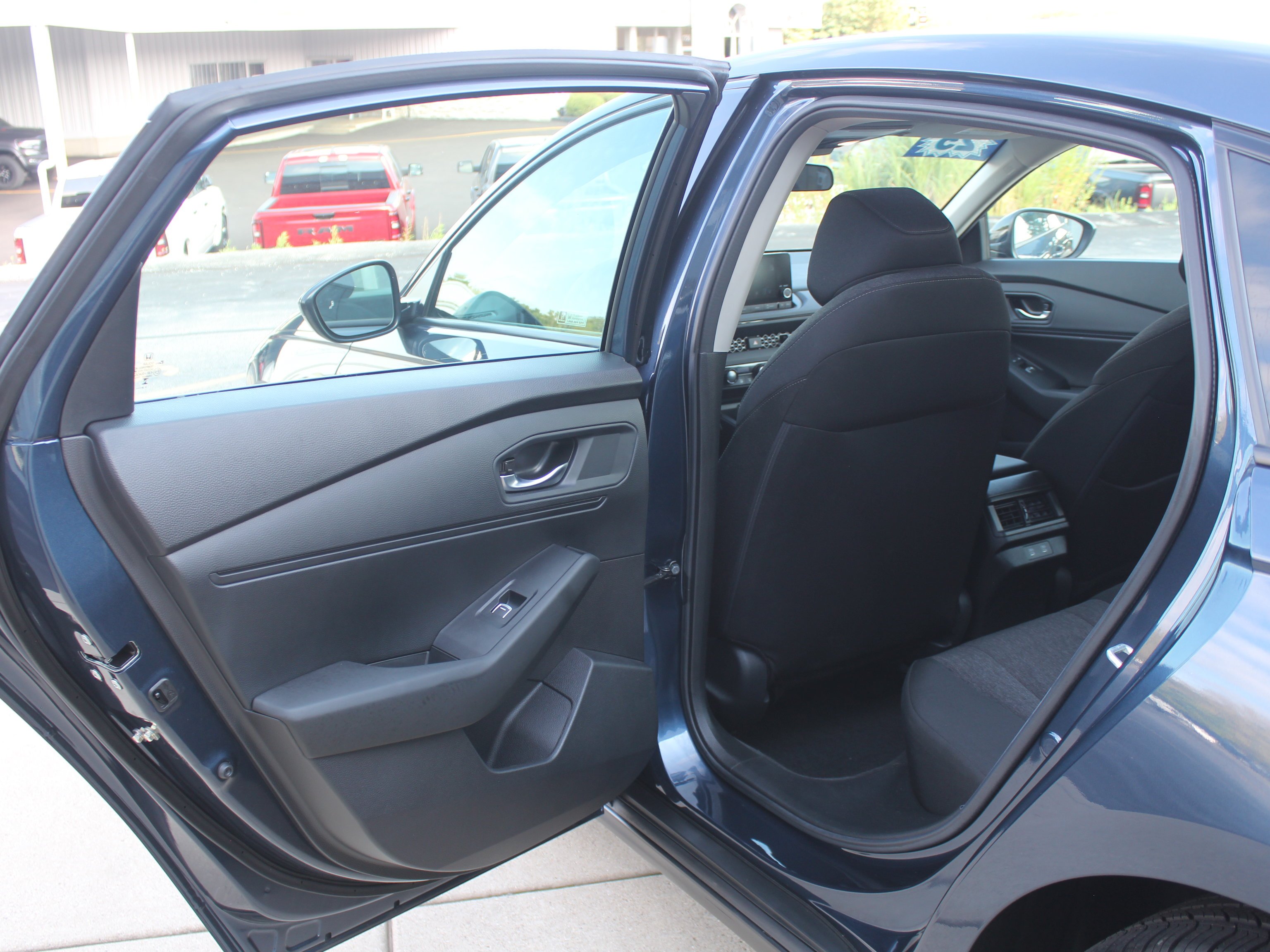 Used 2025 Blue Honda SE image 23