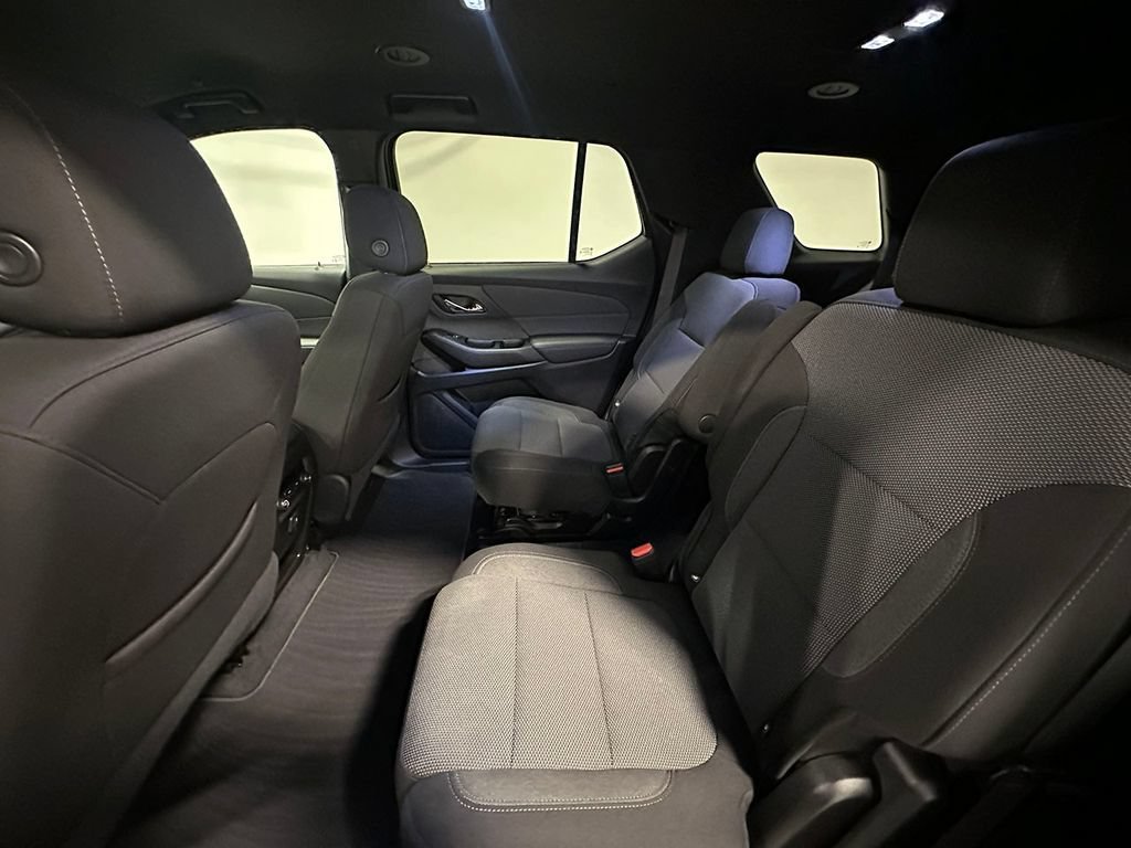Used 2023 MOSAIC BLACK METALLIC Chevrolet LT Cloth image 18
