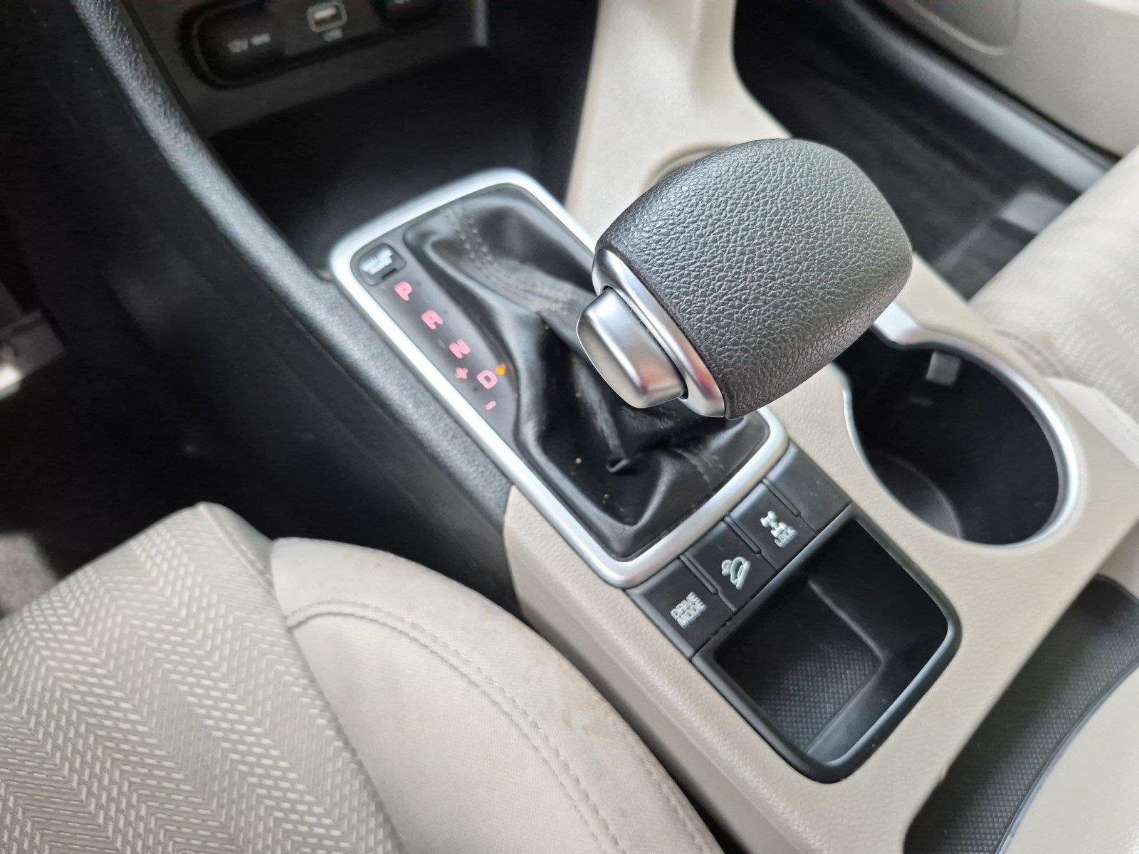 Used 2020 Clear White Kia LX image 28