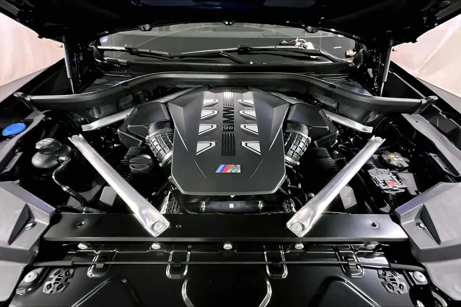 New 2026 Tanzanite Blue II Metallic BMW M60i image 14