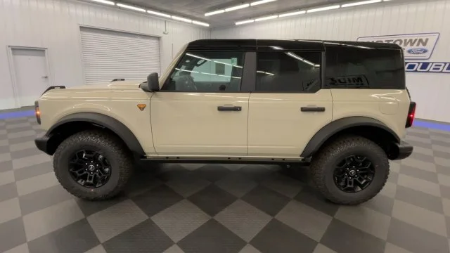 New 2026 Desert Sand Ford Badlands® image 5