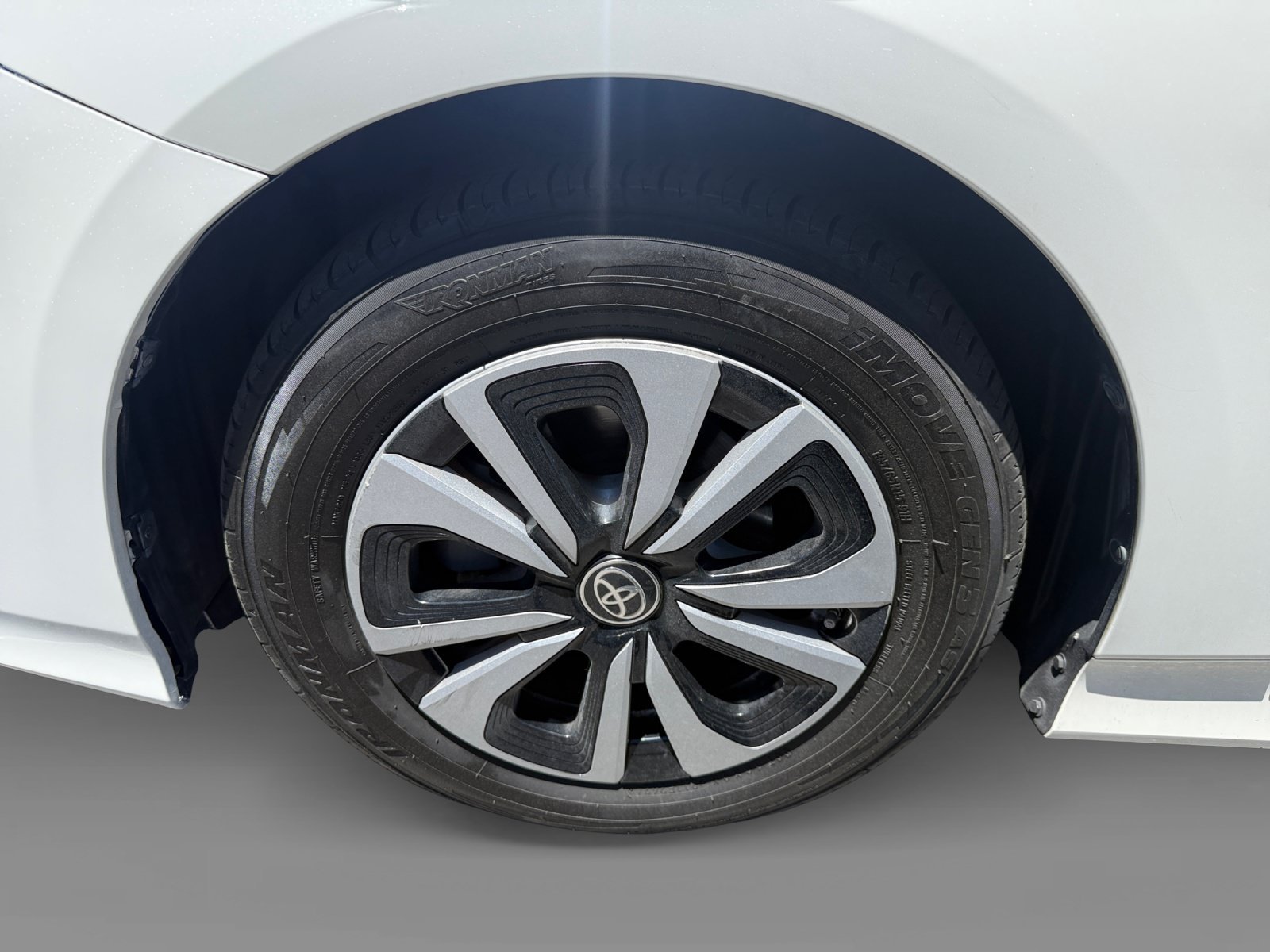 Used 2017 Blizzard Pearl Toyota Plus image 9