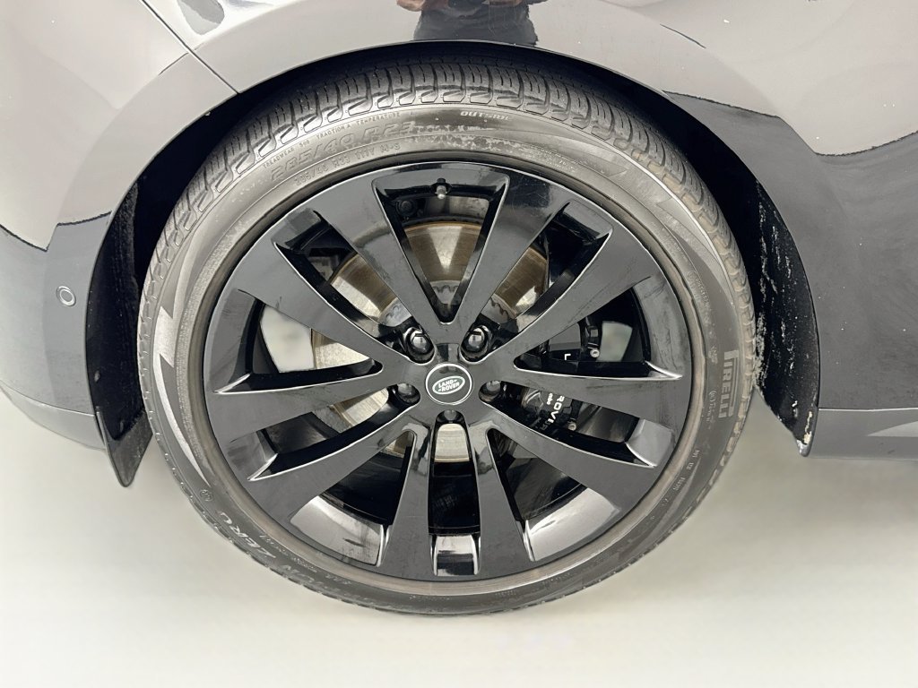 Used 2024 Black Land Rover SE image 32