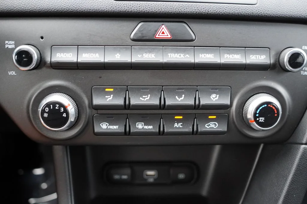 Certified Used 2020 Pacific Blue Kia LX image 24