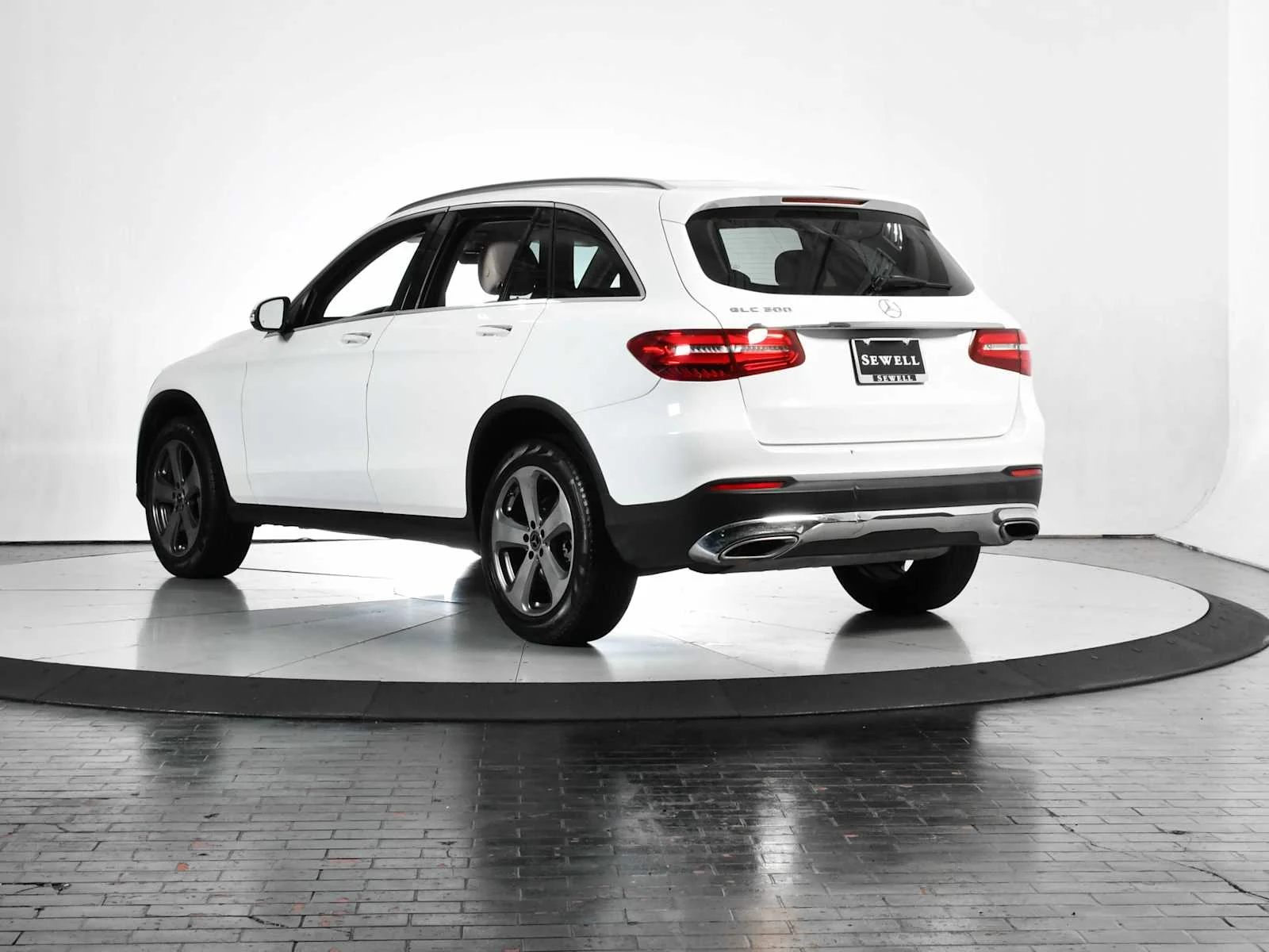 Used 2019 Polar White Mercedes-Benz GLC 300 image 4