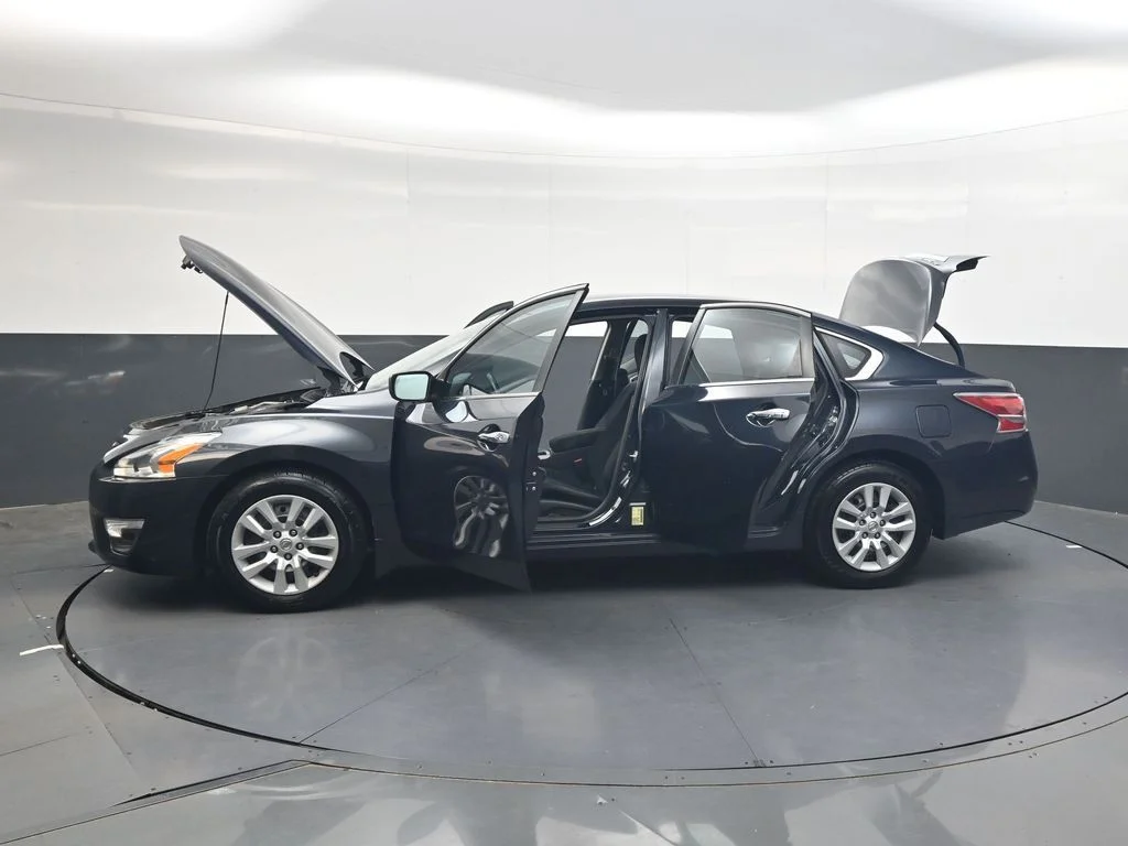 Used 2015 Storm Nissan 2.5 S image 37