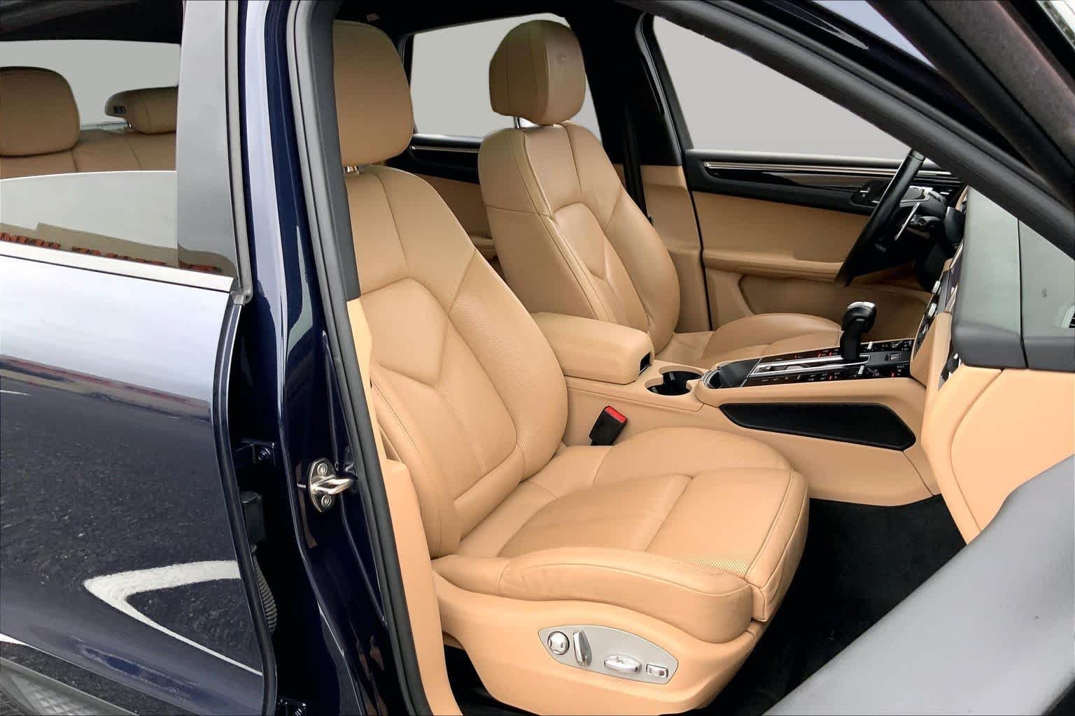 Used 2022 Night Blue Metallic Porsche S image 8