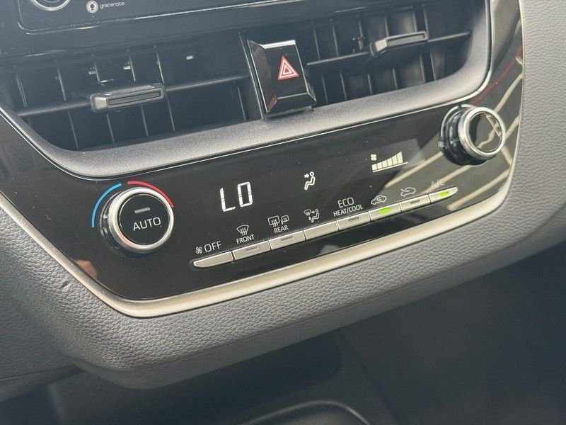 Used 2021 Celestite Toyota LE image 28