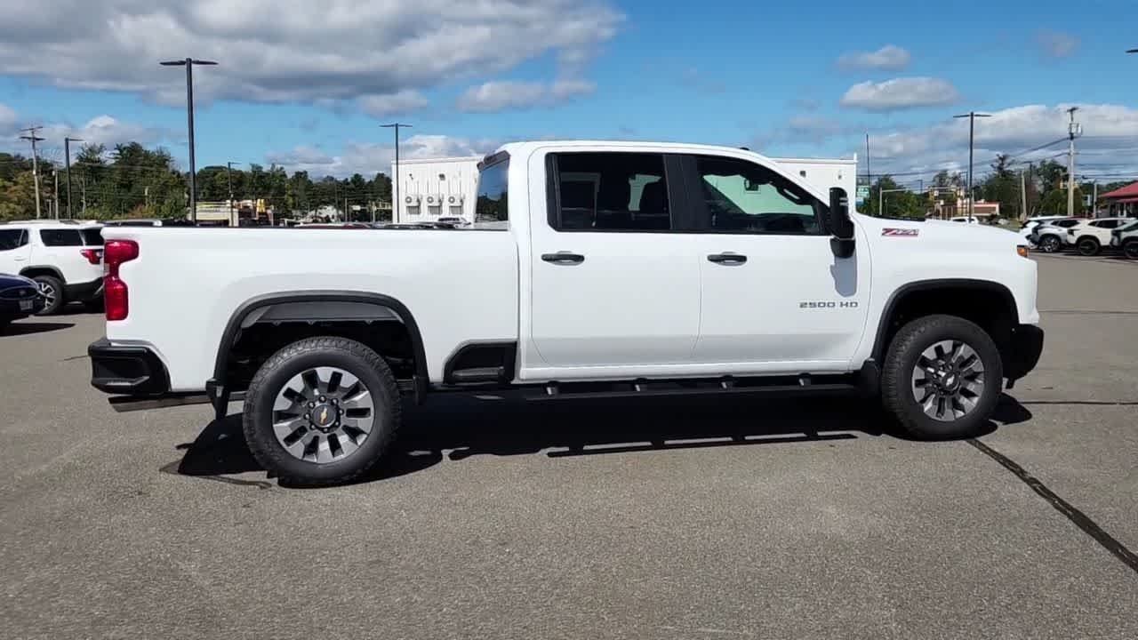 2026 Chevrolet Silverado 2500 HD Custom - Photo 9