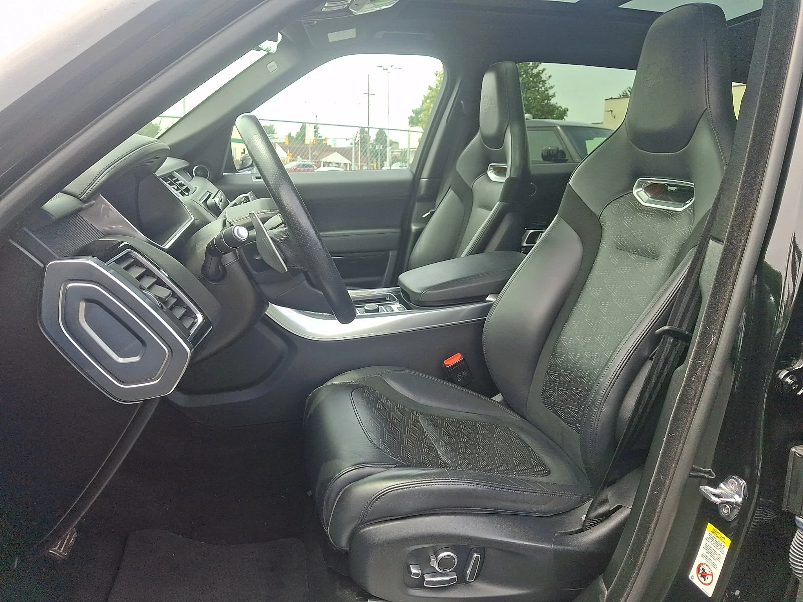 Used 2020 Black Land Rover SVR image 27