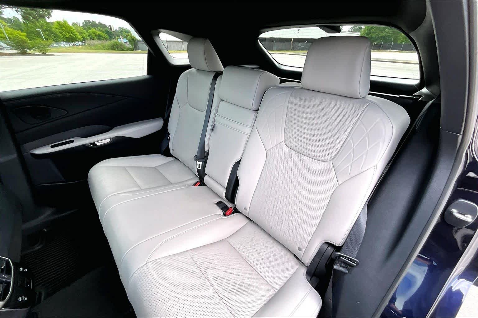 Used 2025 Nightfall Mica Lexus Premium Plus image 21