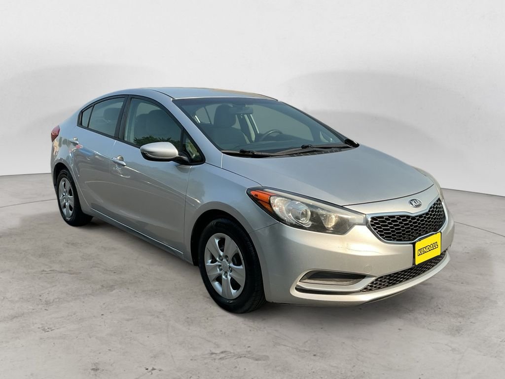 Used 2015 Silver Kia LX image 3
