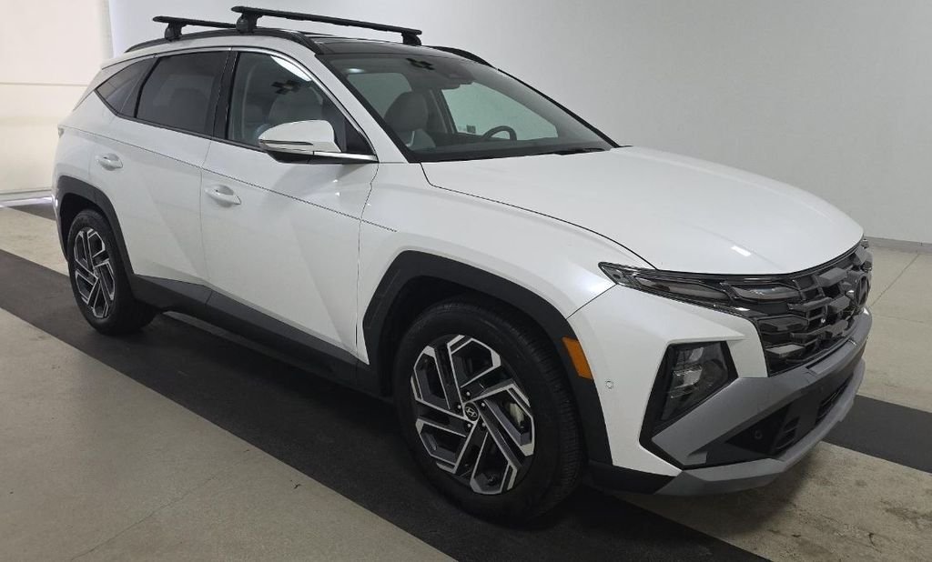 Used 2025 White Hyundai Limited image 3