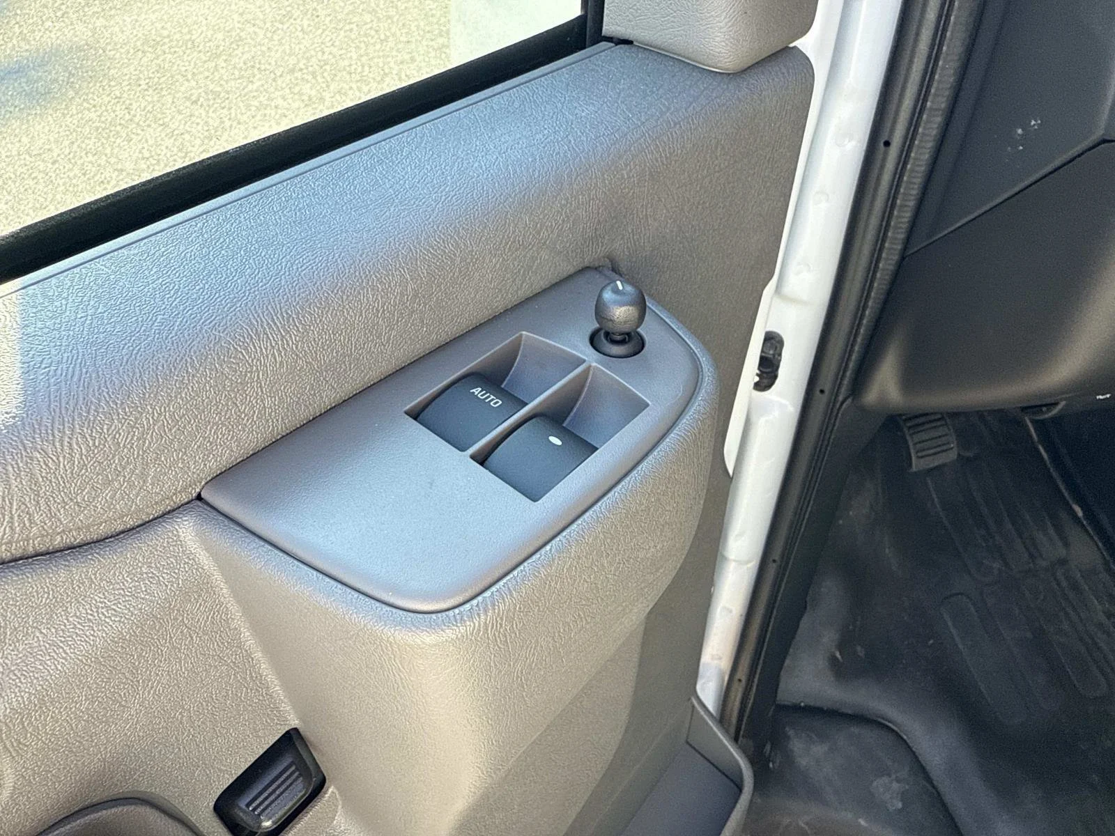 2025 Chevrolet Express Cargo Work Van - Photo 14