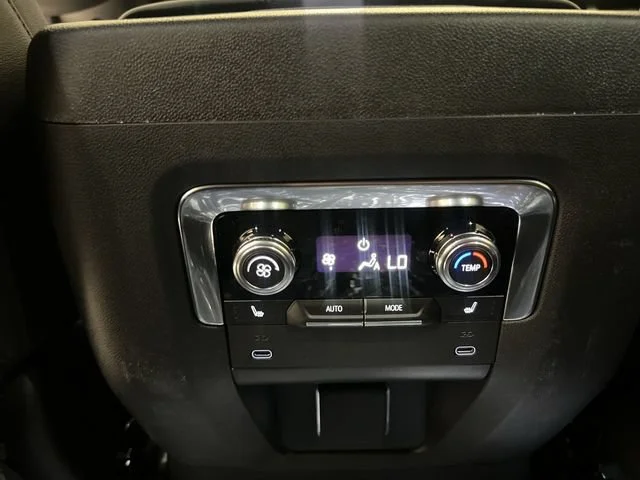 2026 GMC Yukon AT4 - Photo 21