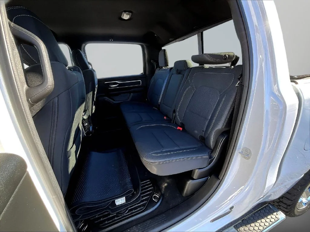 Used 2019 White Ram Big Horn/Lone Star image 25