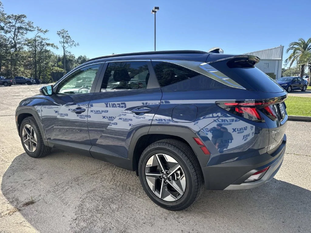 Used 2025 Blue Hyundai SEL image 8
