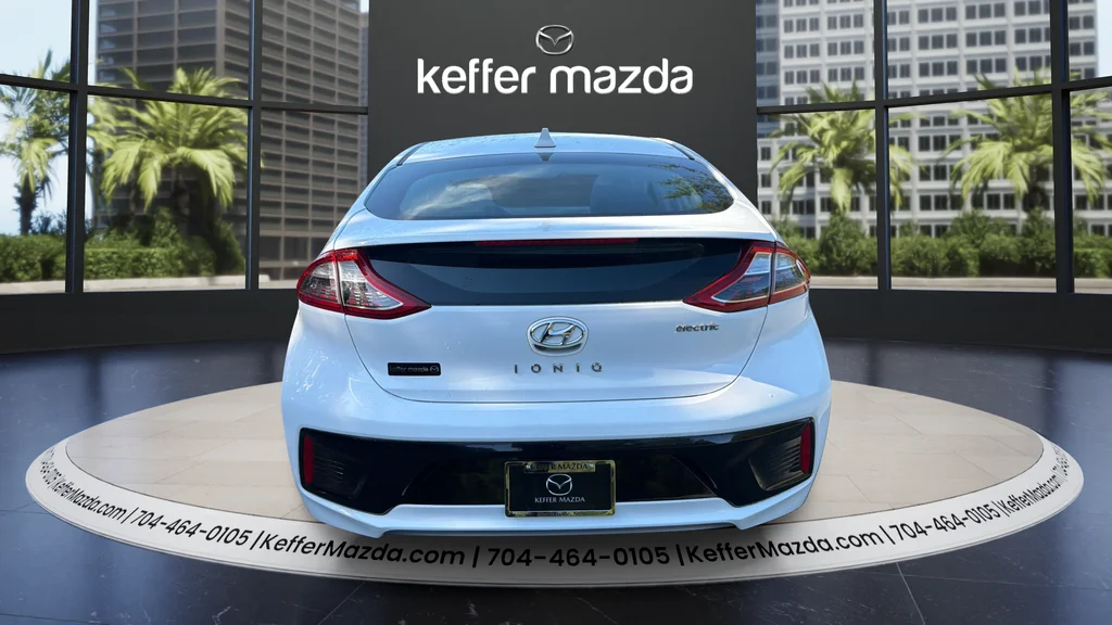 Used 2019 Ceramic White Hyundai Limited image 6