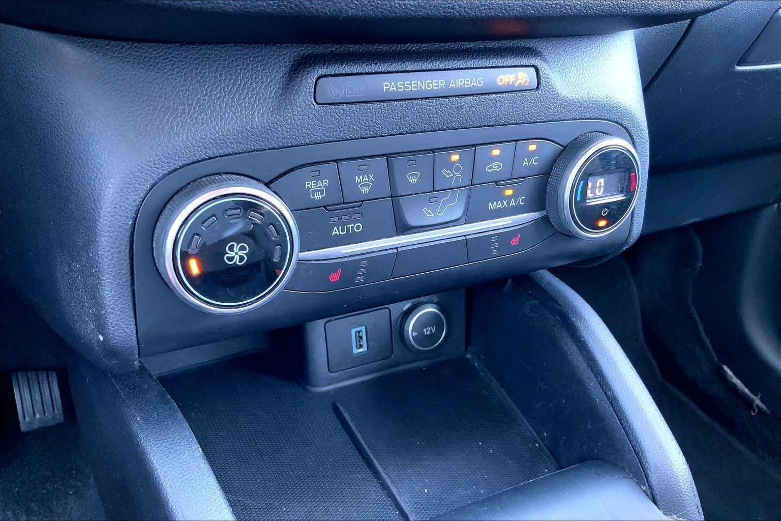Used 2020 Ingot Silver Metallic Ford SE image 34