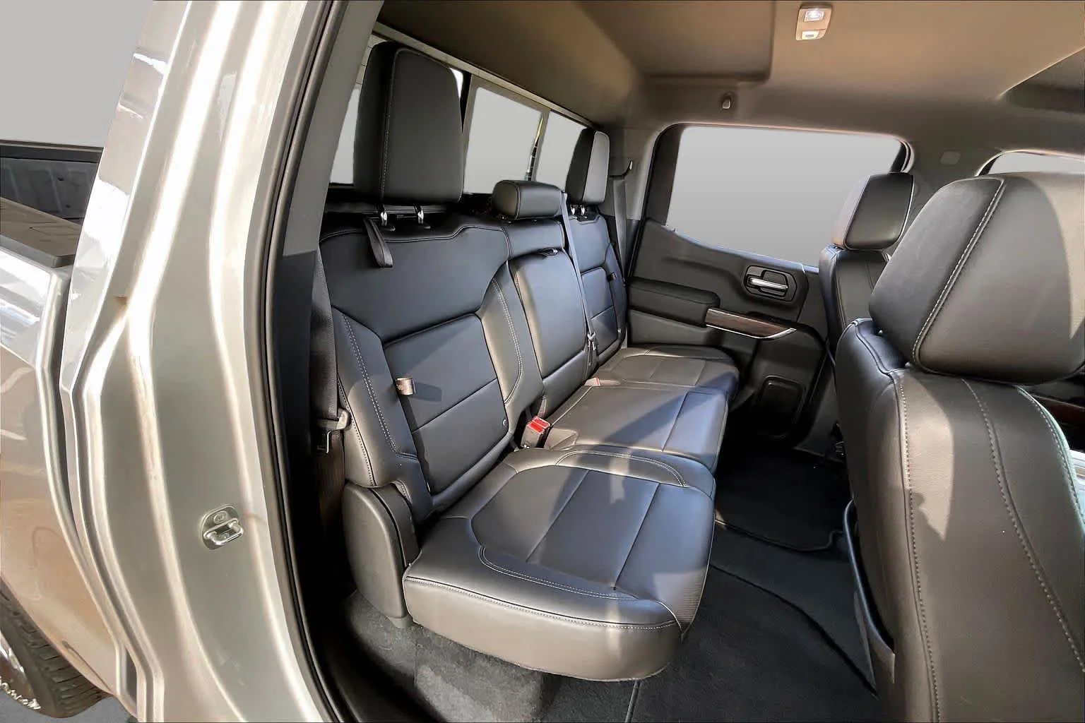 Used 2019 Quicksilver Metallic GMC SLT image 18
