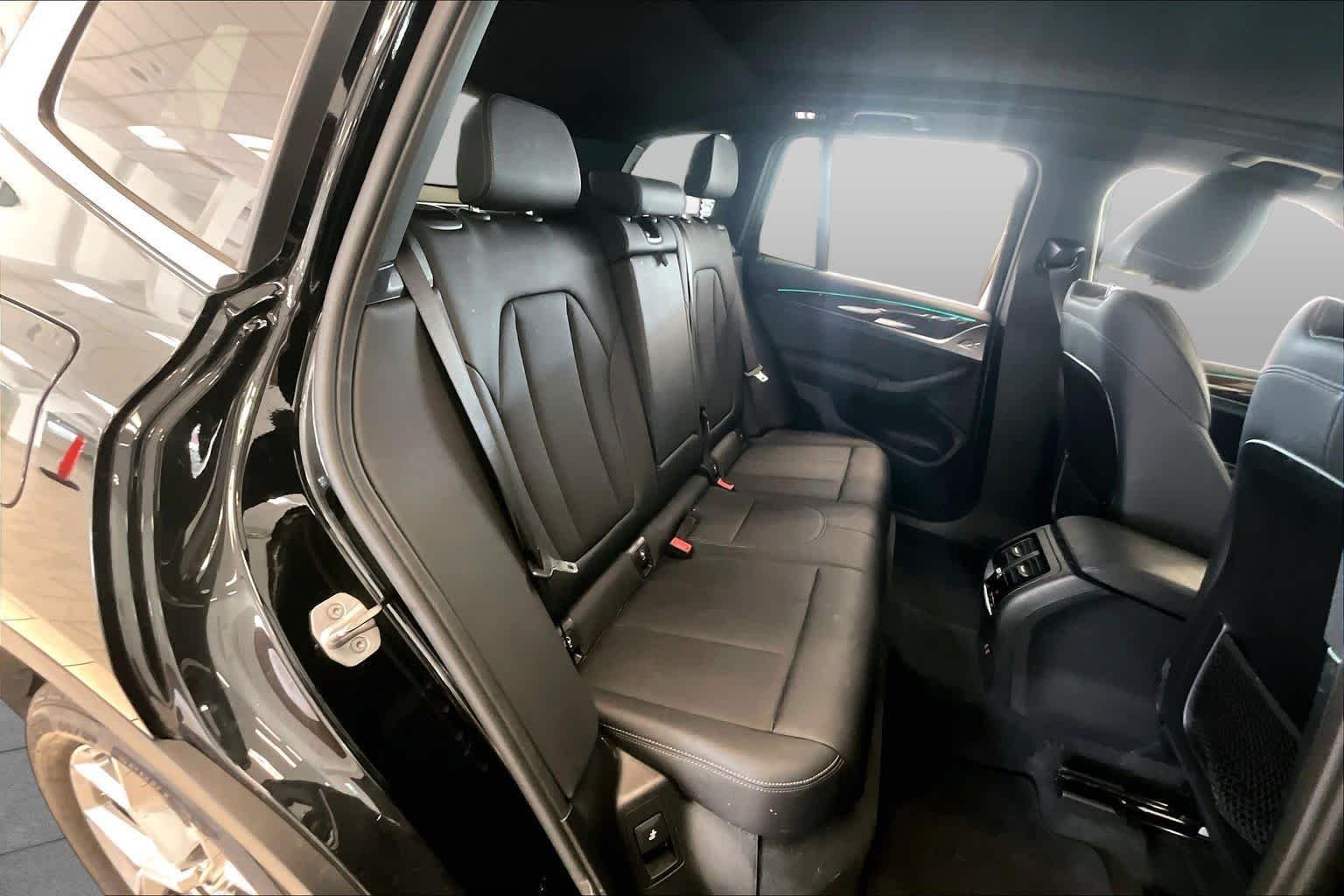 Used 2023 Jet Black BMW sDrive30i image 20