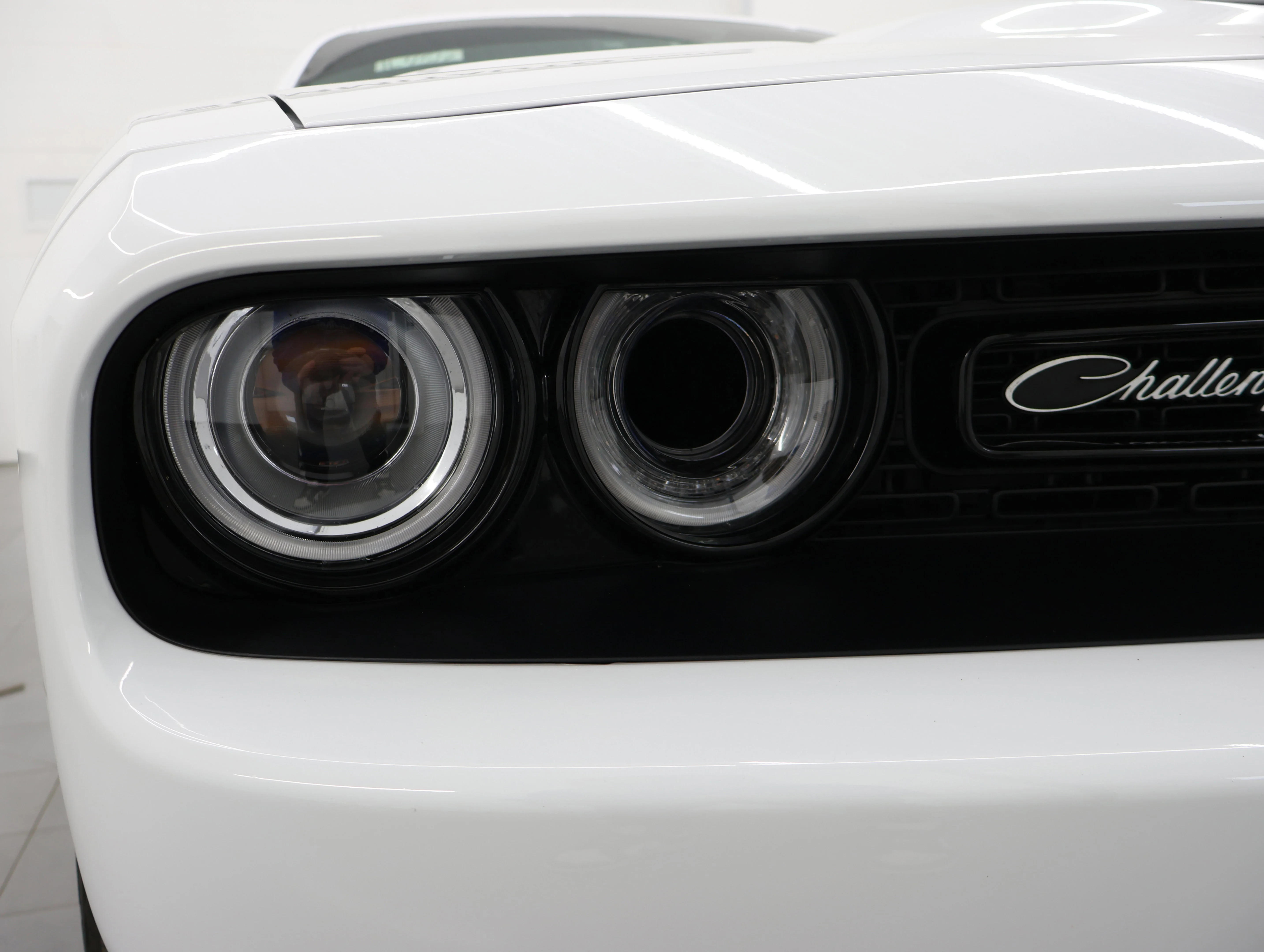 Used 2021 White Knuckle Clearcoat Dodge R/T Scat Pack image 22