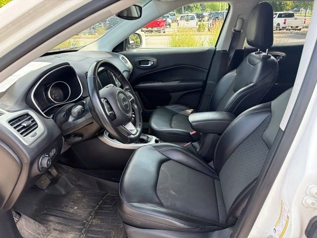 Used 2019 White Jeep Latitude image 12