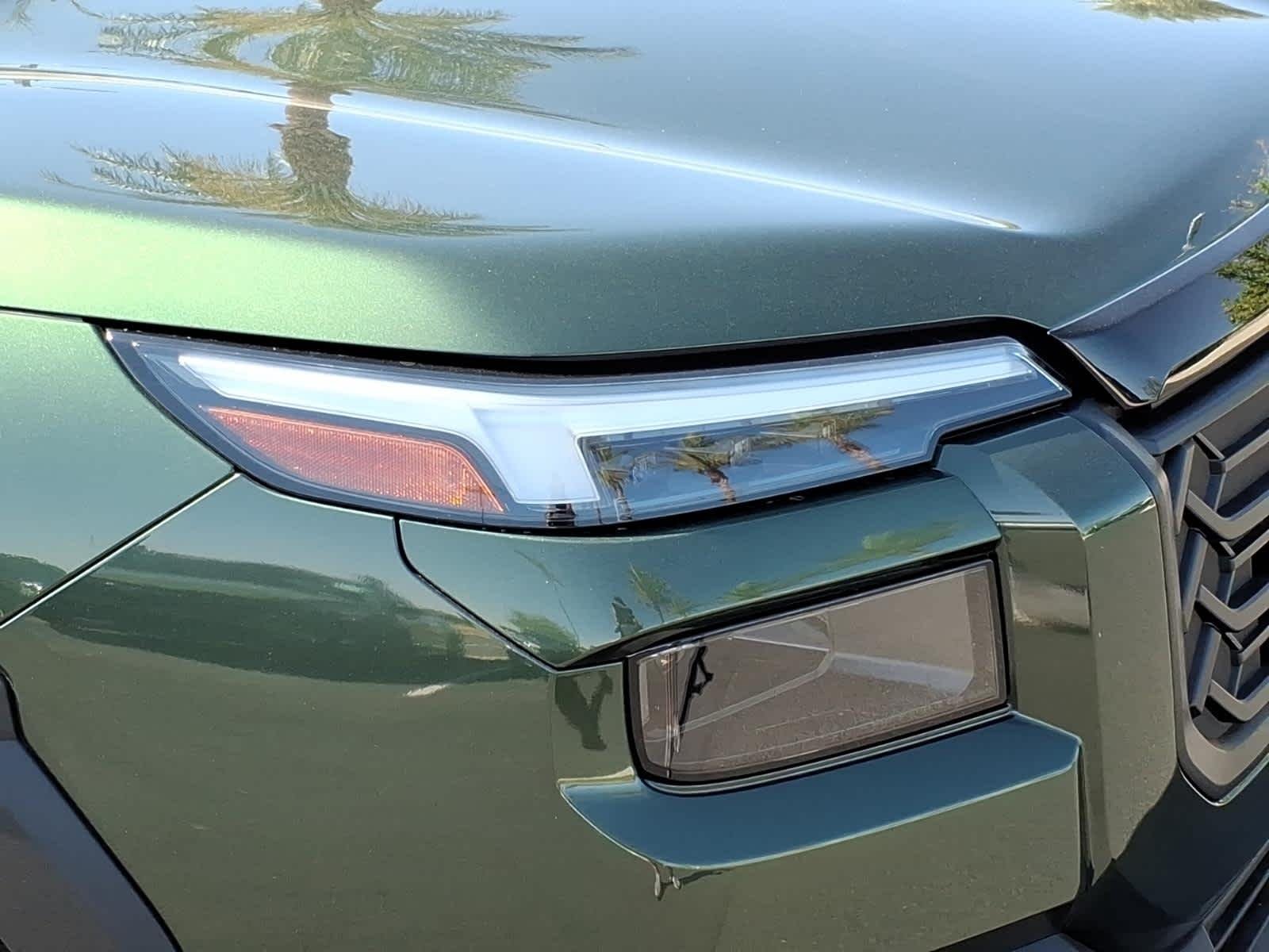 New 2026 DEEP EMERALD GREEN PEARL Subaru Premium image 8