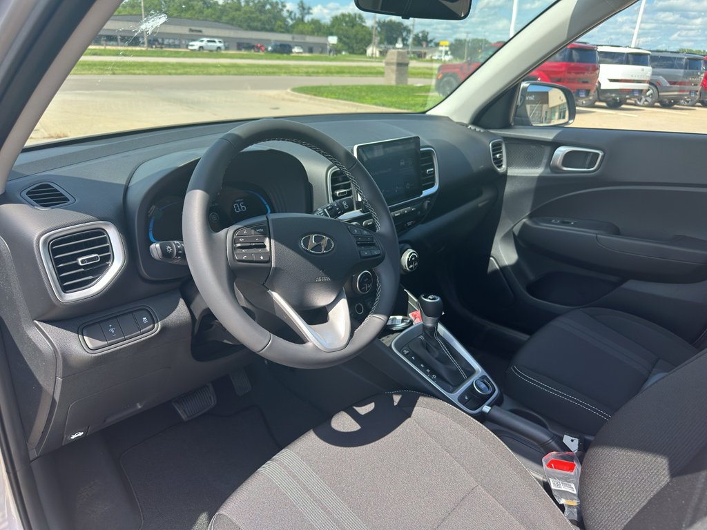 New 2026 Shimmering Silver Hyundai SEL image 12