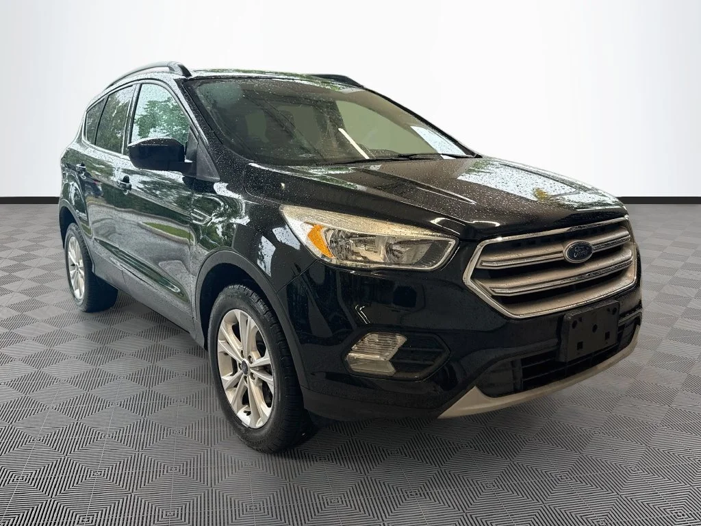 Used 2018 Black Ford SE image 4