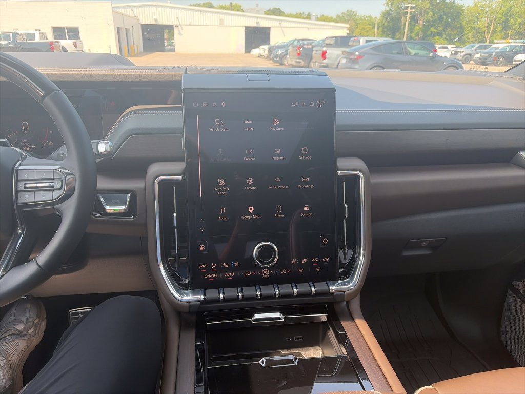 2026 GMC Yukon Denali Ultimate - Photo 34