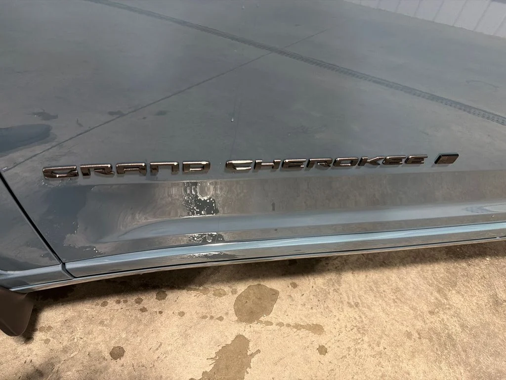 New 2026 Steel Blue Exterior Paint Jeep Limited Reserve image 10