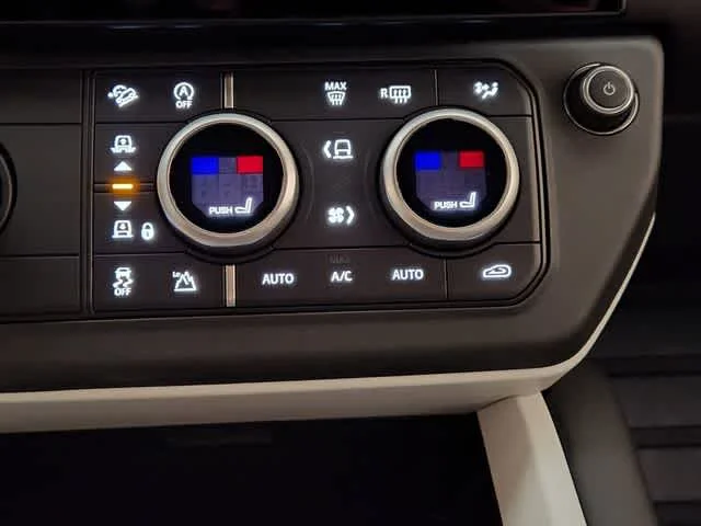 New 2026 Santorini Black Metallic Land Rover S image 19