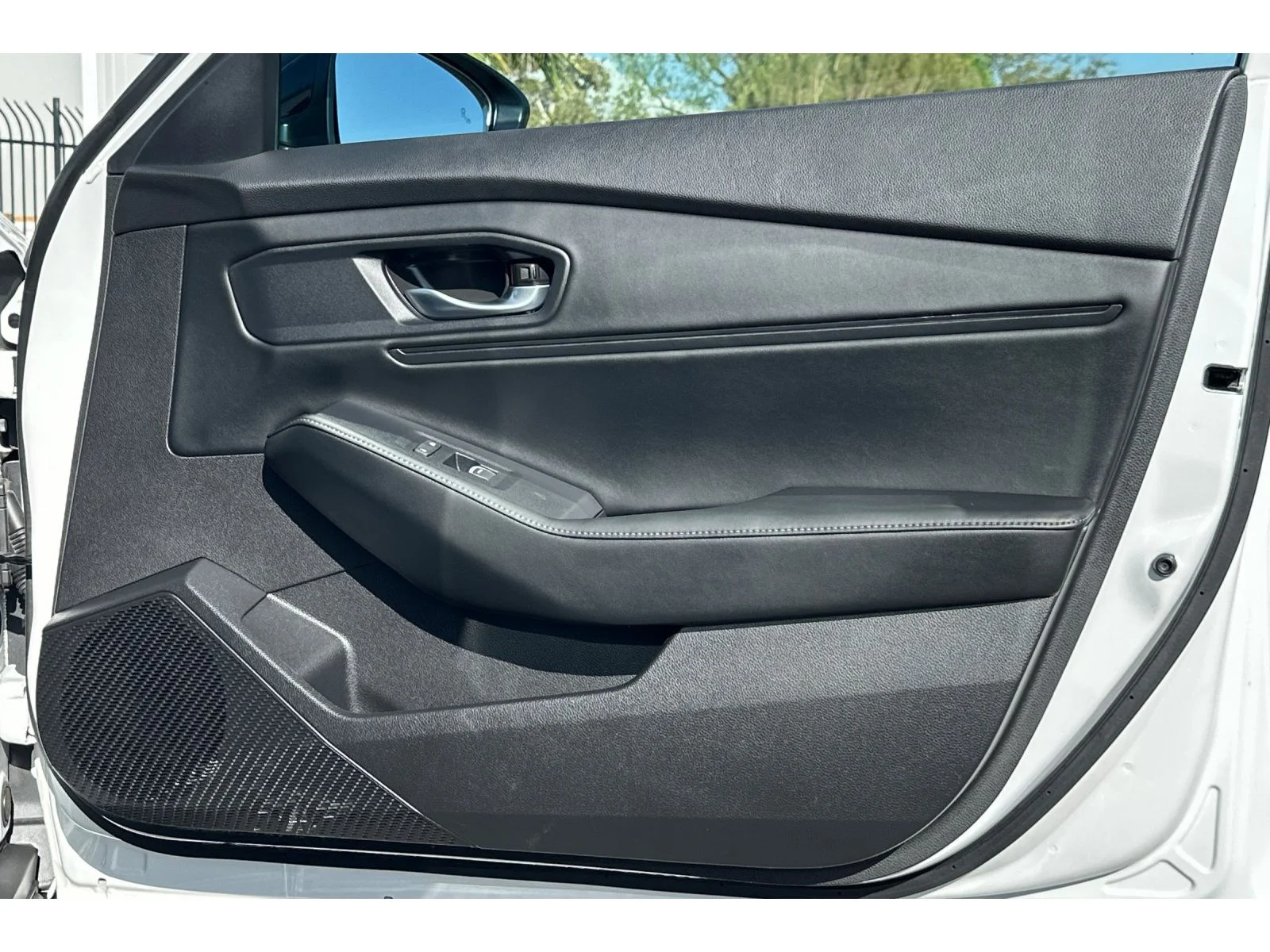 Used 2025 Platinum White Pearl Honda Sport image 20