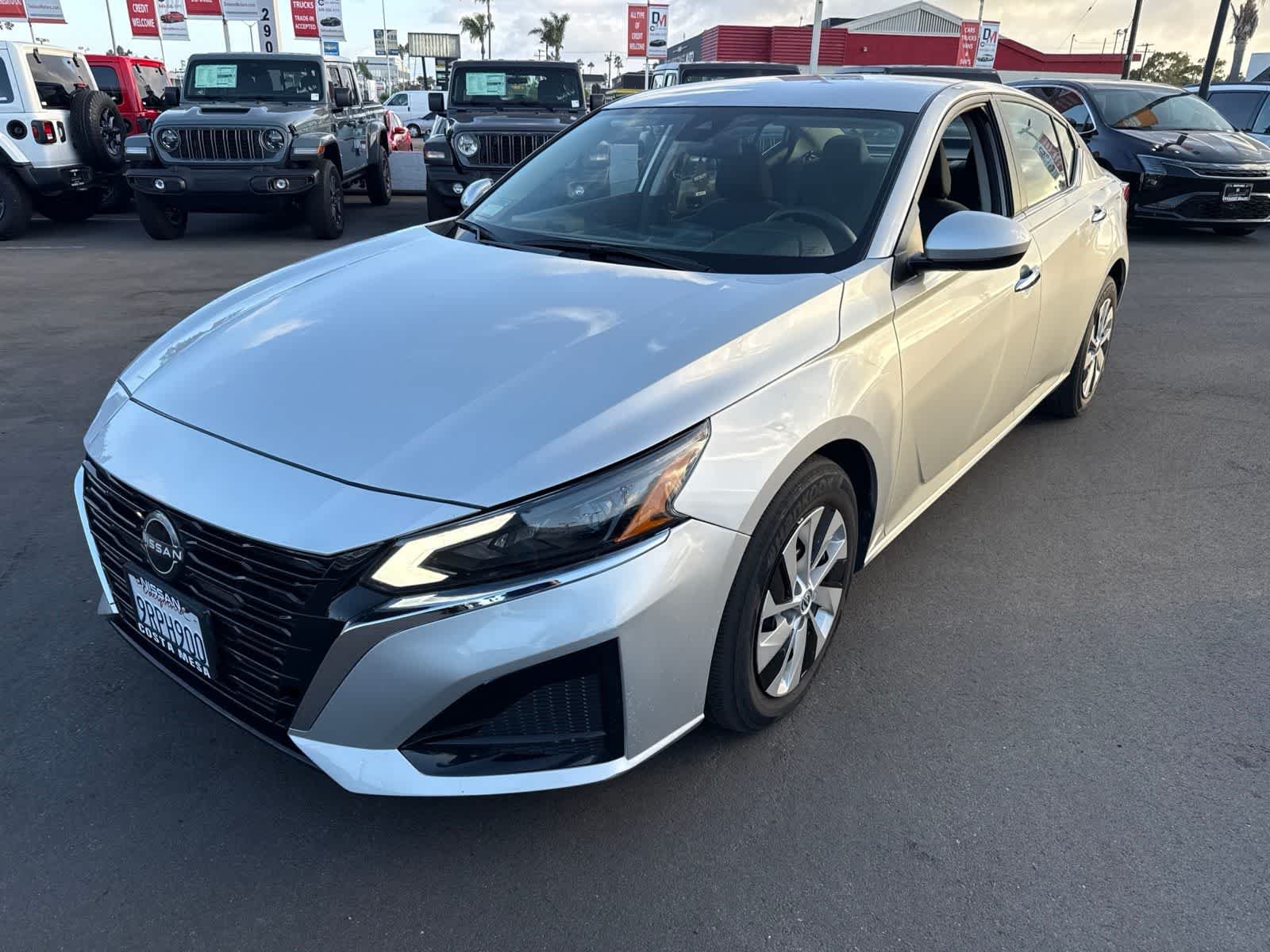 Used 2023 Brilliant Silver Metallic Nissan 2.5 S image 2