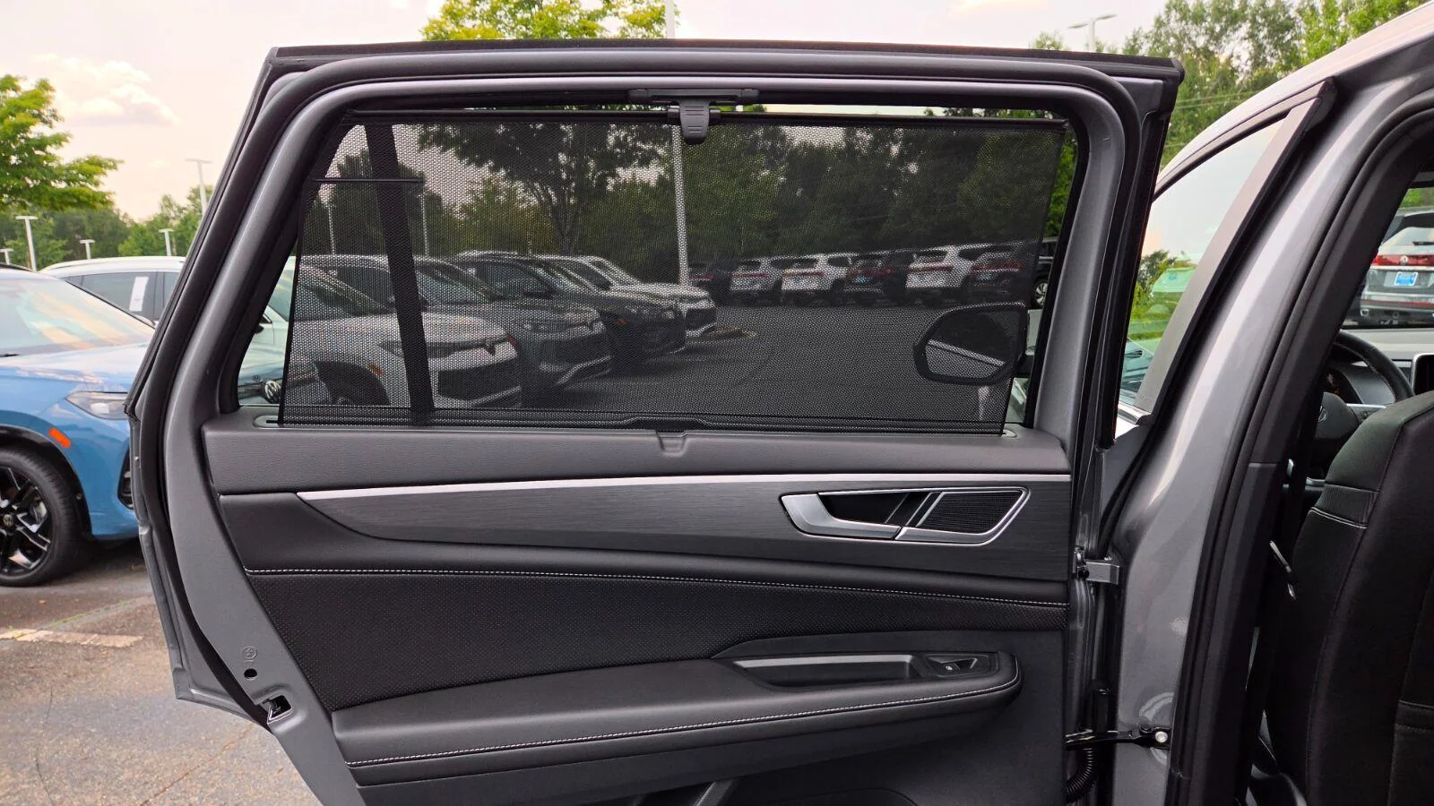 New 2026 Silver Mist Metallic Volkswagen 2.0T SE w/Technology image 45