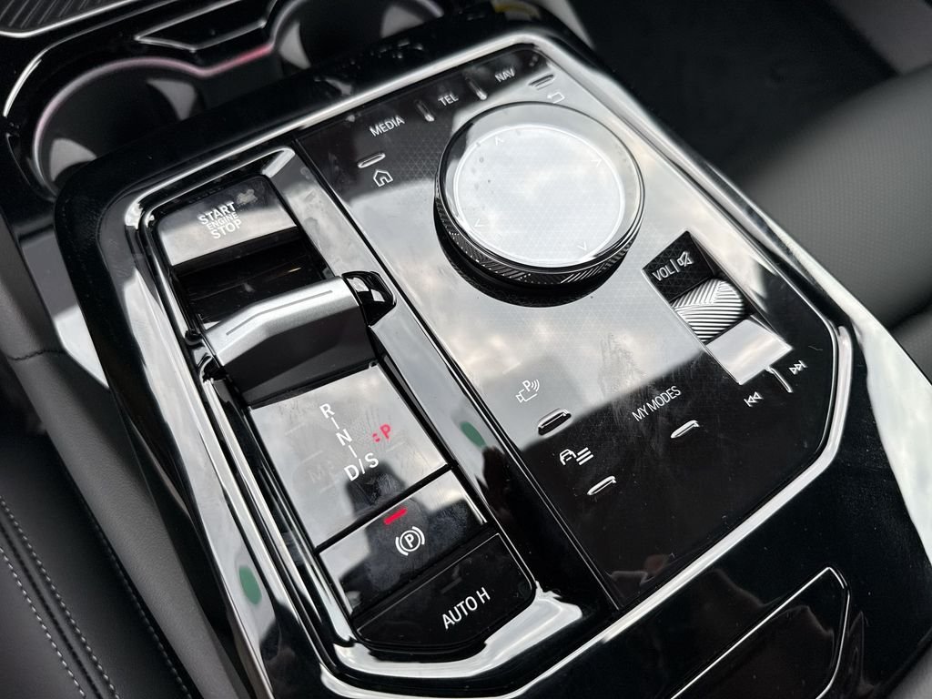 New 2027 Gray BMW 530i xDrive image 16