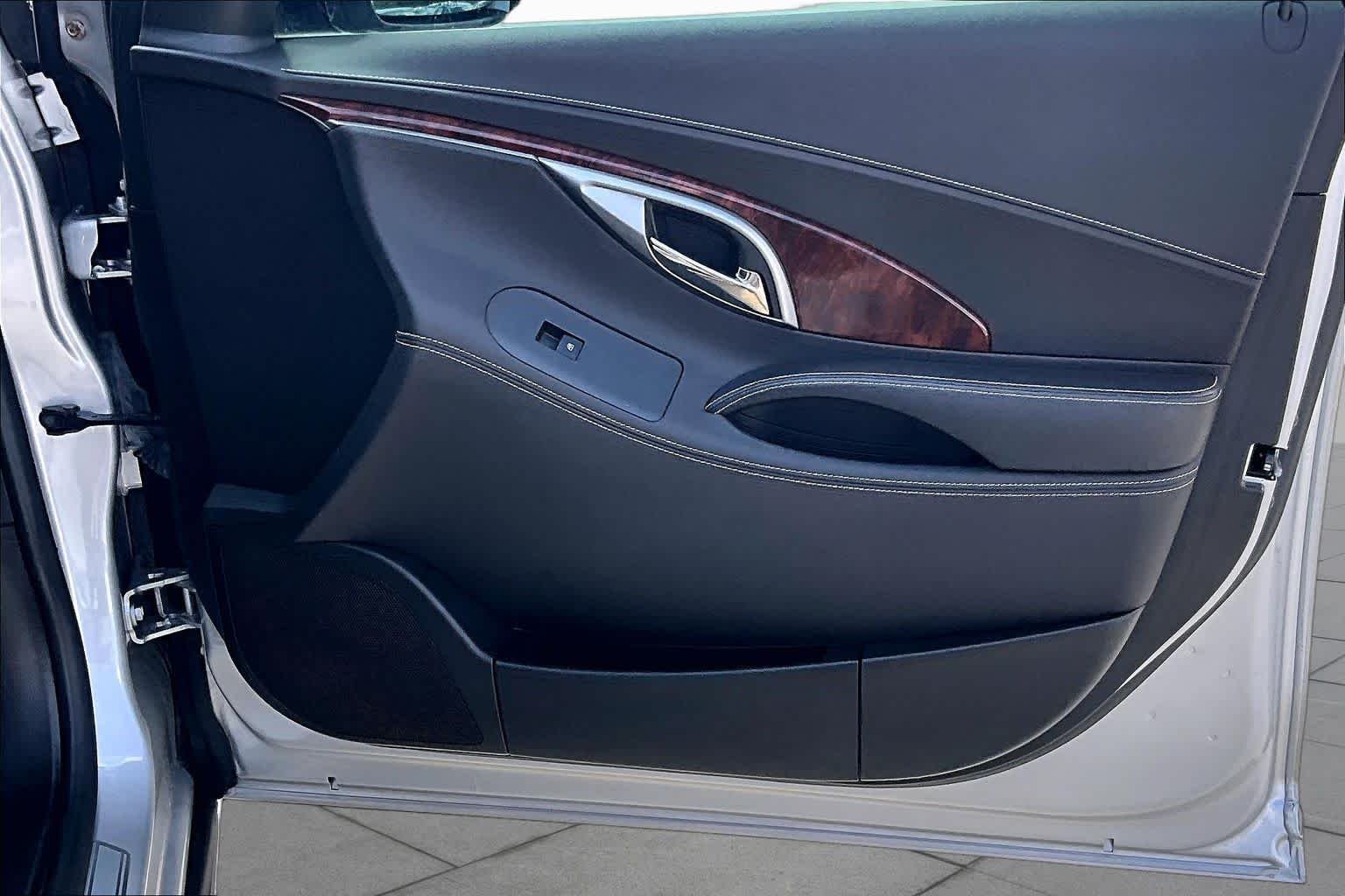 Used 2011 Quicksilver Metallic Buick CXL image 20