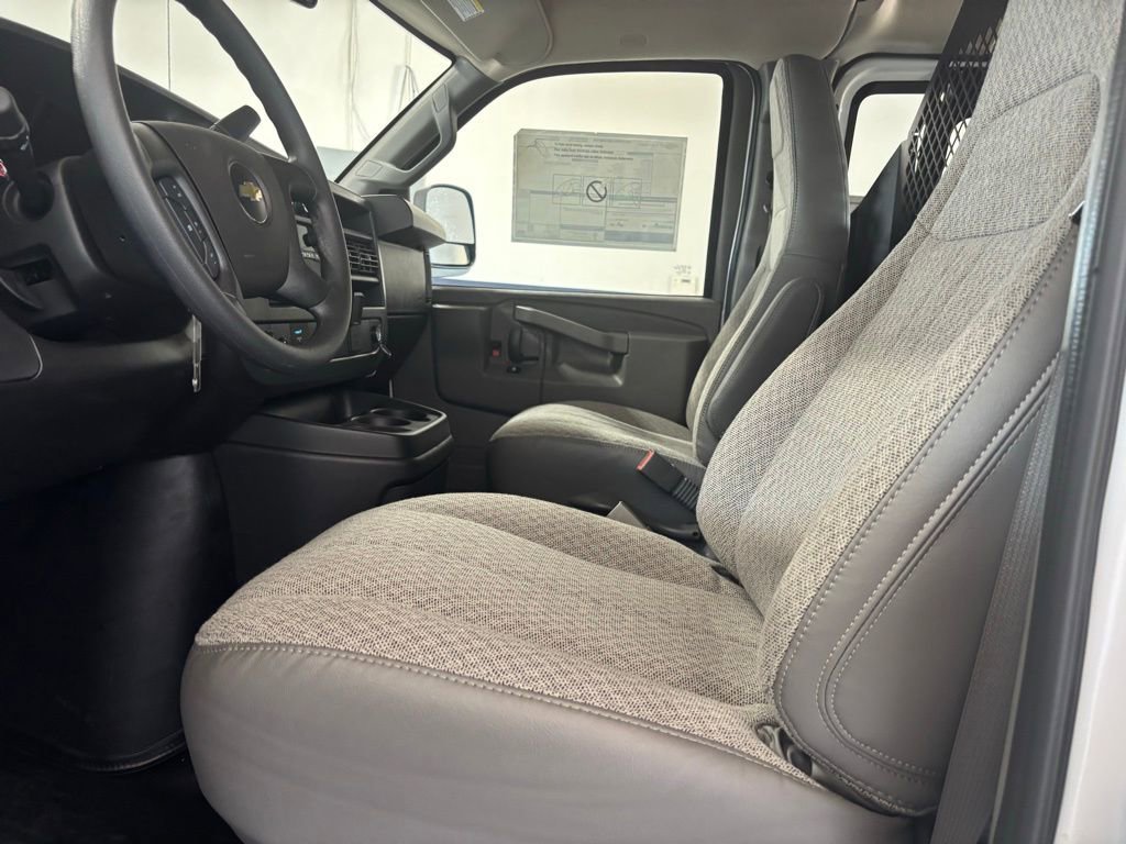 2025 Chevrolet Express Cargo Work Van - Photo 34