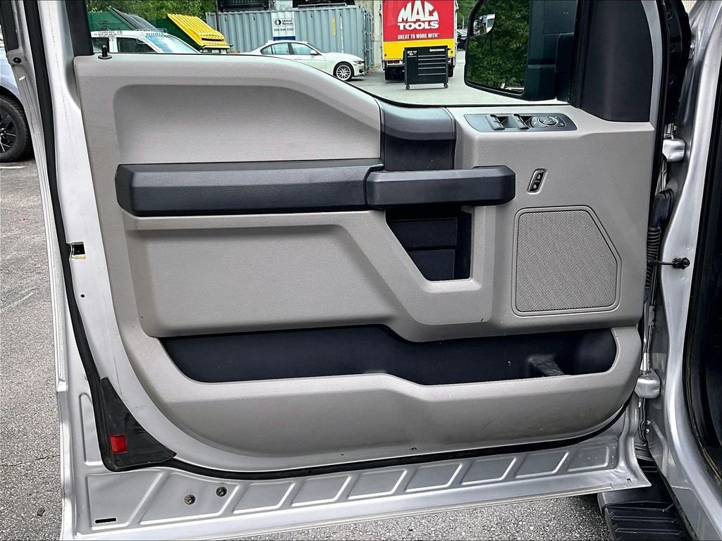 Used 2017 Ingot Silver Ford XL image 9