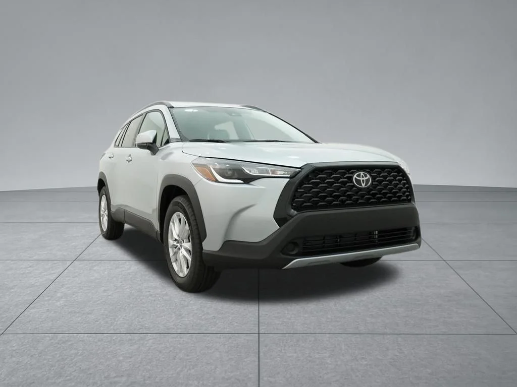 Used 2022 Silver Toyota LE image 33