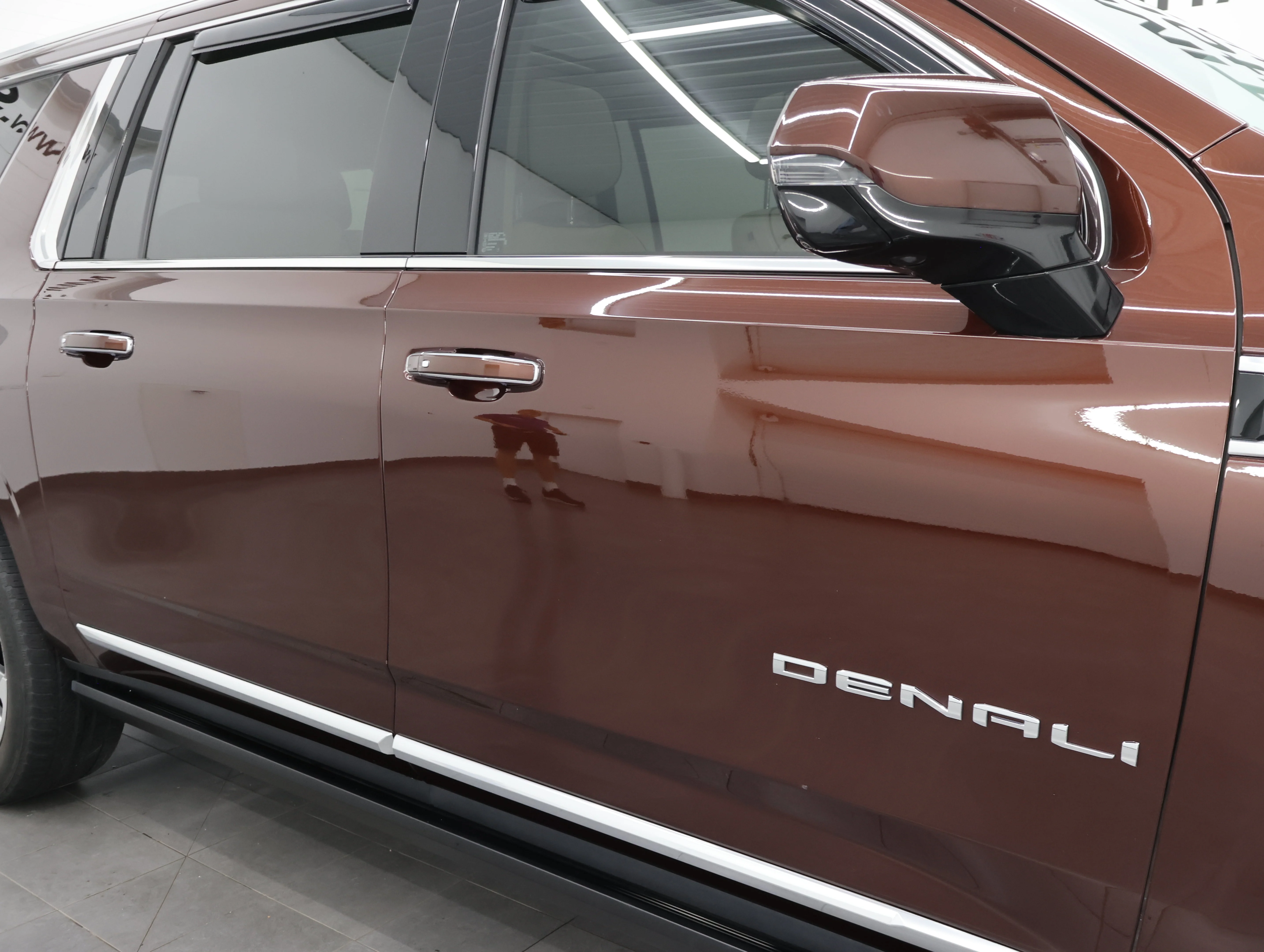 Used 2022 Redwood Metallic GMC Denali image 30