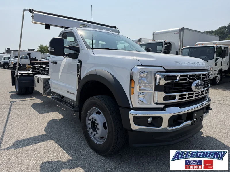 New 2026 Oxford White Ford XL image 3