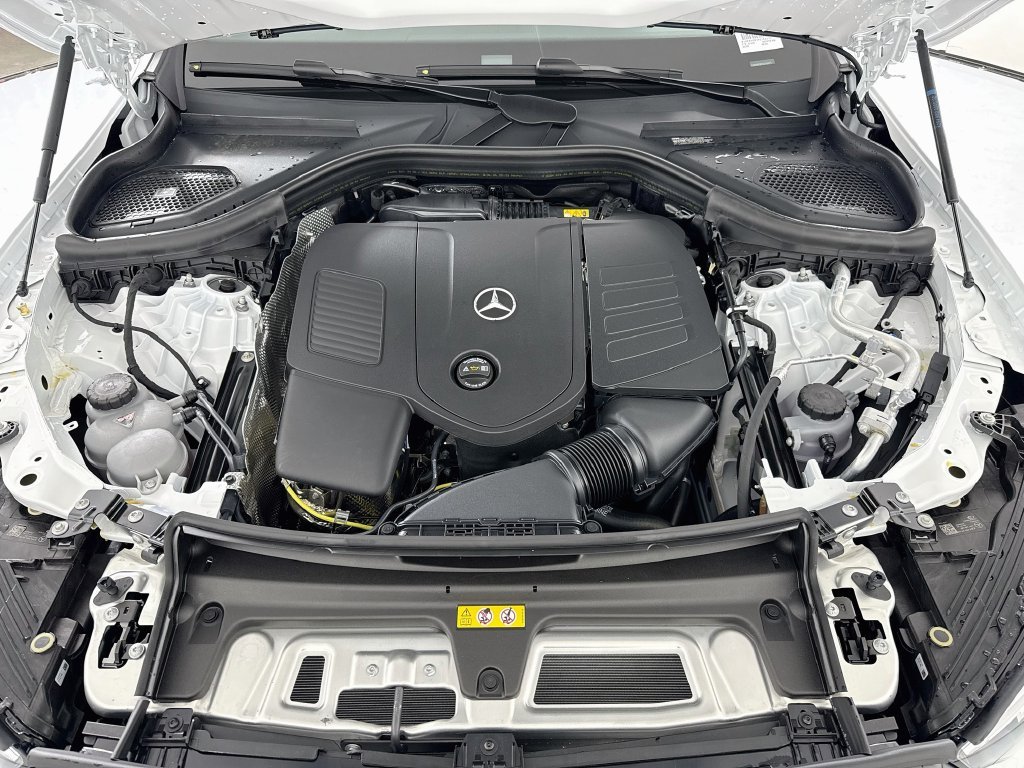 New 2027 Moonlight White Metallic Mercedes-Benz GLC 300 image 30