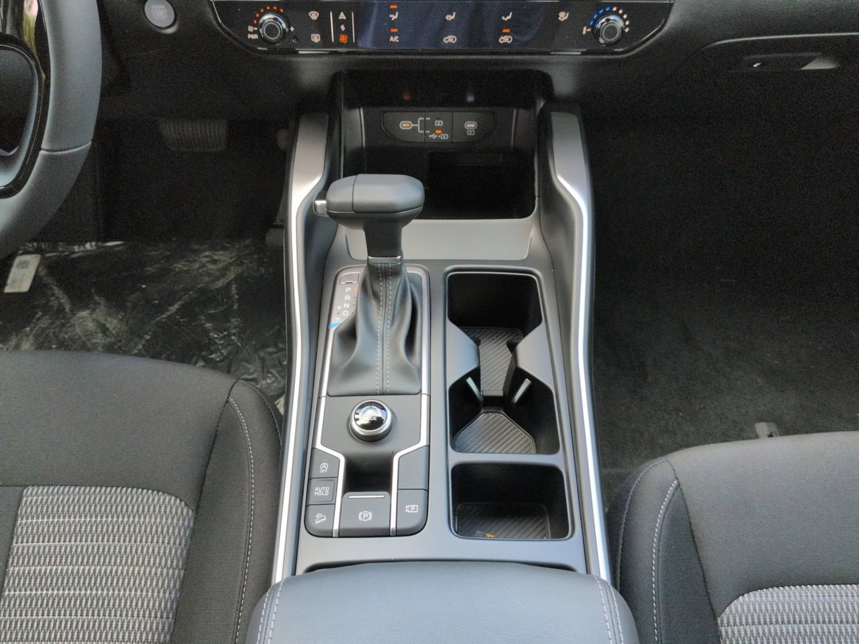 New 2026 Ivory Silver Kia LX image 17